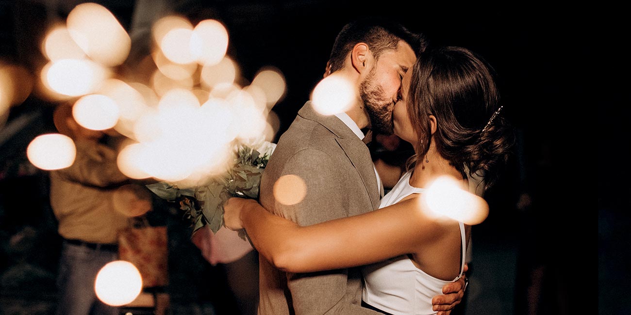 Auf einer Hochzeit in Ingolstadt und Oberbayern werden traditionelle Brauchtümer noch gerne von Braut und Bräutigam zelebriert.