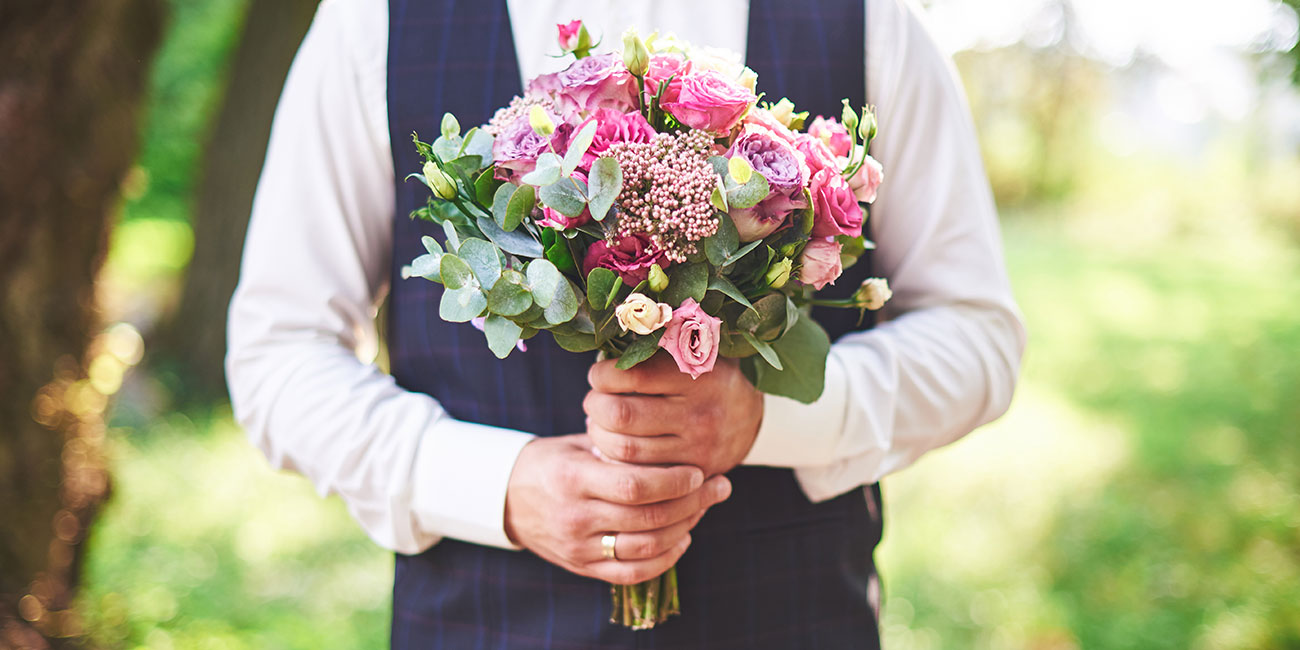 In Ingolstadt finden Sie die perfekten Trauringe und passende Hochzeitsmode für Braut und Bräutigam.