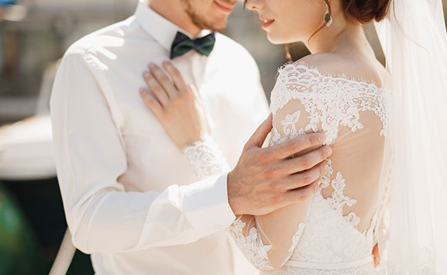 Die Erstellung eines Kostenplans bei den Hochzeitsvorbereitungen hilft Ihnen, die Feier der Trauung und Ihre Ausgaben für die Hochzeit besser im Blick zu behalten. Mit Ihrem individuellen Kostenplan können Sie Ihre Hochzeitsfeier und die Trauung besser planen.