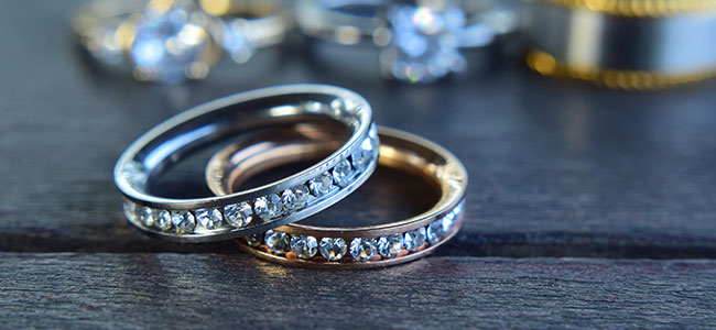 Der Pave-Ring hat ursprünglich einen sehr historischen Wert und symbolisiert als Memoire-Ring wichtige Lebensereignisse.